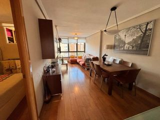 Pis a Juzgados - Plaza de Toros. Vivienda de 2 dormitorios con piscina y parking en benidorm