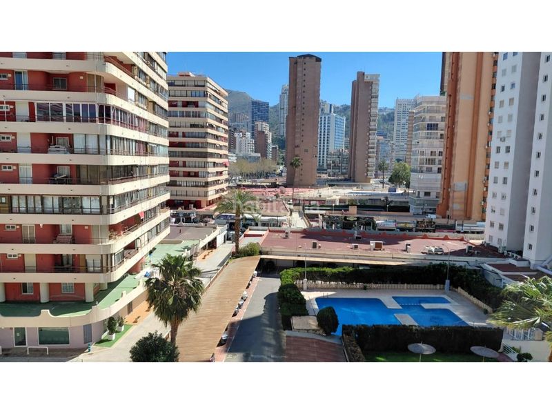 Foto 2cd11e81-fc58-41c3-8ff3-765e2a50ac93. Pis amb aparcament a Playa Levante Benidorm