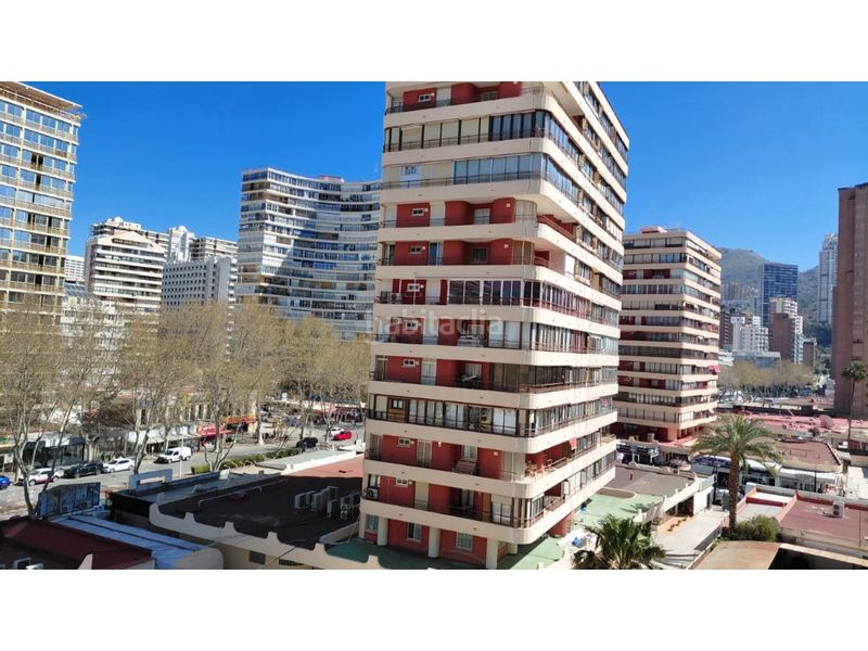 Foto ac3954c6-2ea9-4207-b03d-2ccd57ba7c11. Pis amb aparcament a Playa Levante Benidorm