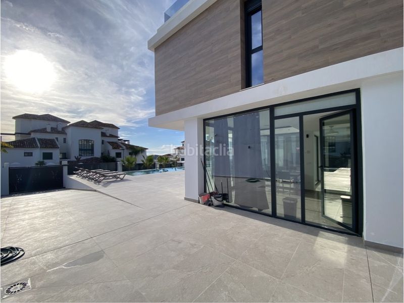 Foto bd2d78c8-9293-4fdf-9c46-eadab83616bd. Casa amb aparcament a Golf Bahía Finestrat