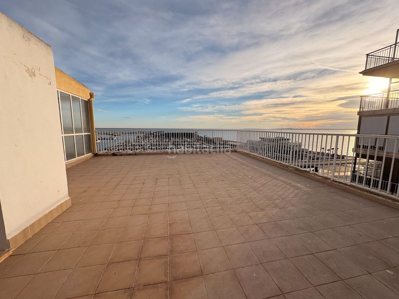 Foto d253c528-930e-4eb3-b10e-b32ab6cadbf4. Apartament amb xemeneia a Centro Santa Pola