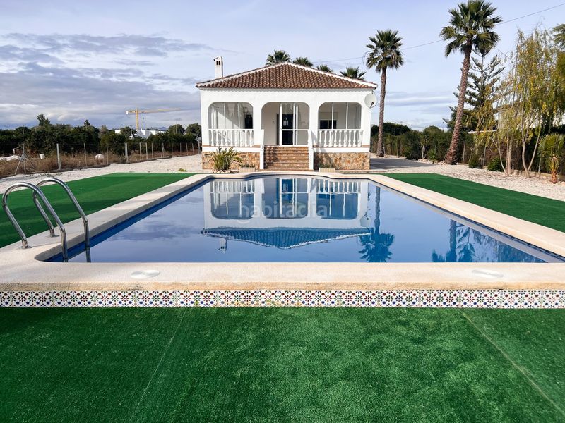 Foto 305d7b57-c829-427f-9210-b3d25b9ff47b. Casa amb xemeneia a Dolores