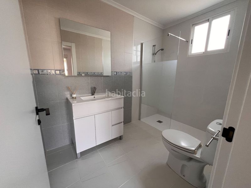 Foto 5064a6ae-3f6a-4731-a034-241b1ef079de. Casa amb xemeneia a Dolores
