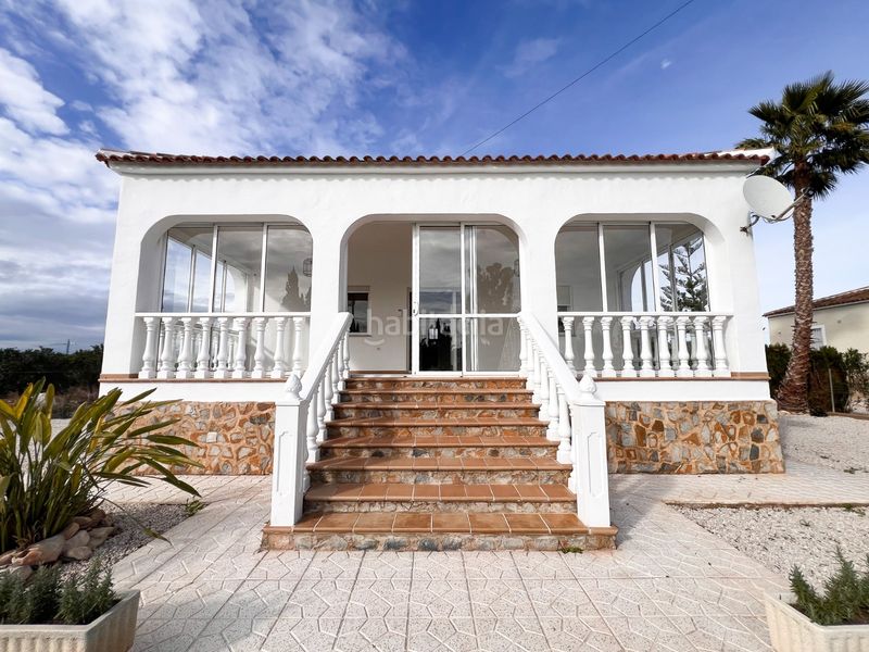 Foto 9ad3201c-5d12-4161-8801-9fd1bc779e29. Casa amb xemeneia a Dolores