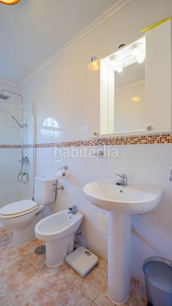 Foto 16557c5a-51f8-43a6-9d1b-1ff8d0939fe9. Casa adossada amb xemeneia a La Florida Orihuela