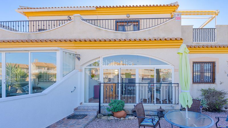 Foto a8845c76-564a-42e7-a636-ef93fd9cd47b. Casa adossada amb xemeneia a La Florida Orihuela