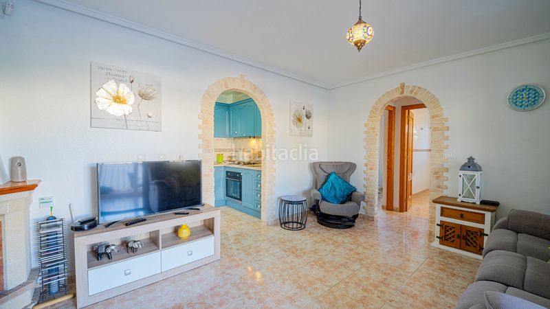 Foto b74c139c-7e56-4749-8018-b7abba47a791. Casa adossada amb xemeneia a La Florida Orihuela