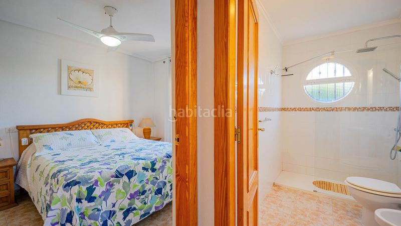 Foto f816b9c6-f349-4288-aa06-74fc3ed57ea7. Casa adossada amb xemeneia a La Florida Orihuela