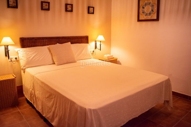 Foto 4e183cce-e203-413d-922e-656add9a8c30. Casa amb xemeneia a Onil