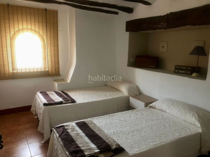 Foto f6f41434-c1ee-43c5-99d0-696331f2025e. Casa amb xemeneia a Onil