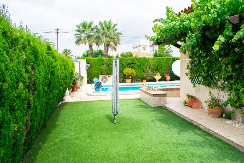 Foto 42288144-3329-425c-b4f9-bd6e88b9db40. Casa en Cabo Roig Orihuela