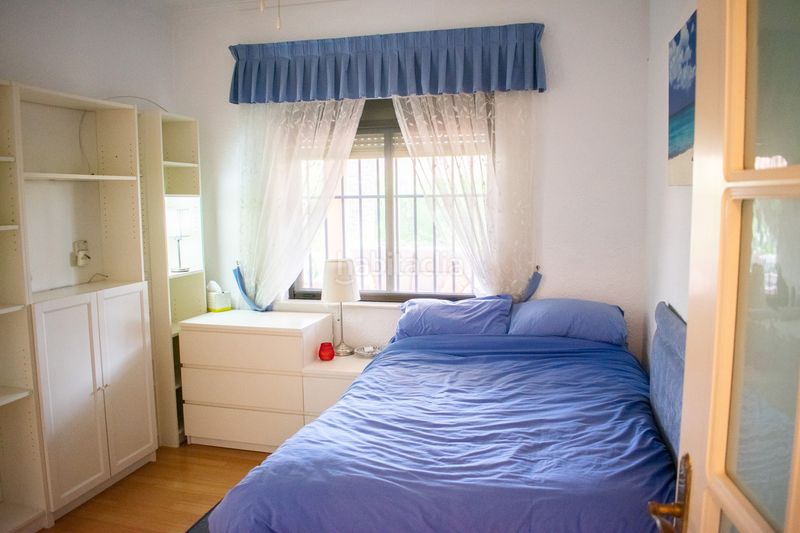 Foto e53d6a9e-f50a-492d-9a25-5cfce3da9285. Casa amb xemeneia a Cabo Roig Orihuela