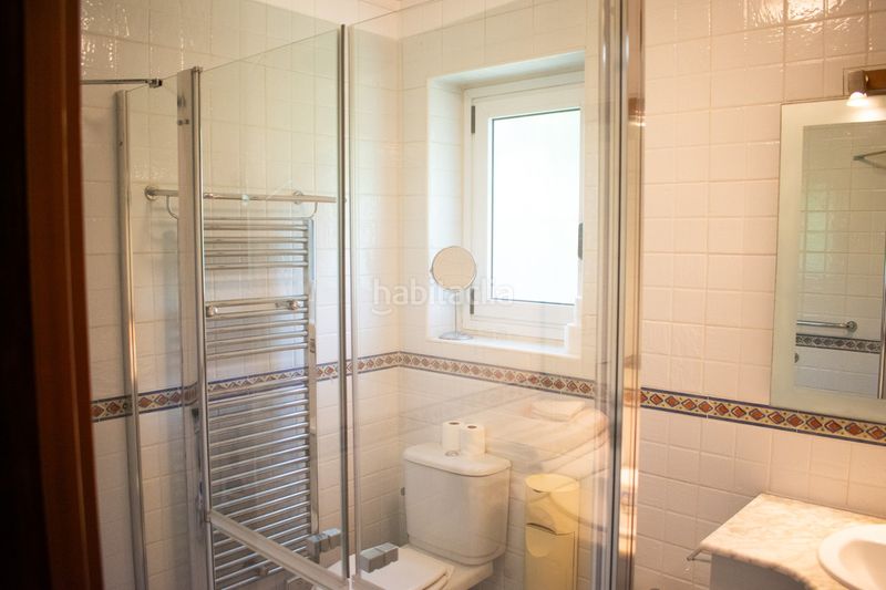 Foto f0a8c92b-4530-4848-a1d4-b4bcf4e79d94. Casa amb xemeneia a Cabo Roig Orihuela