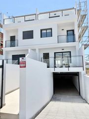 Casa adossada a Rafal