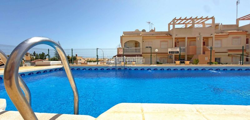 Foto 06d9d5d8-e132-4f58-9db7-b2a81b5cc971. Casa adossada amb piscina a La Florida Orihuela