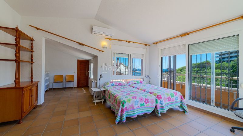 Foto a5d3b50e-9ca2-4c2d-9aa0-7fe6846ea667. Casa a Campoamor Orihuela