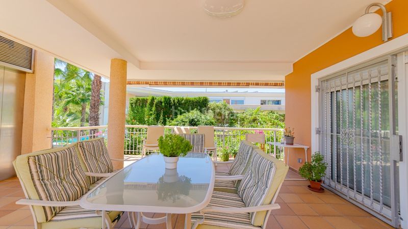 Foto f54a16e8-e4ab-4aa8-b3e9-48c5b723193d. Casa a Campoamor Orihuela