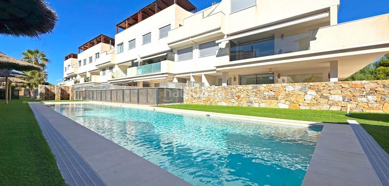 Foto facb9b05-a5f0-46b0-9cb4-0e553aa21bf7. Apartament amb piscina a Cabo de Palos Cartagena
