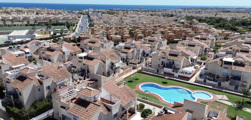 Foto 4543cd56-849a-48bb-ba6a-47d7e5f88350. Apartament amb piscina a Playa Flamenca Orihuela