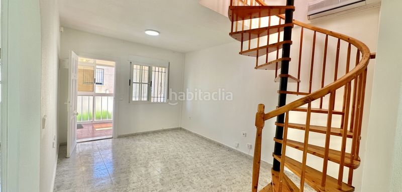 Foto e53e5aeb-4b8b-48d0-bc07-8ba7441a3040. Apartament amb piscina a Playa Flamenca Orihuela