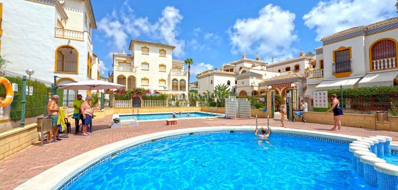 Foto e8784271-e921-4c87-bdb7-3c318dffb58b. Dúplex amb piscina a Cañada del Molino Torrevieja