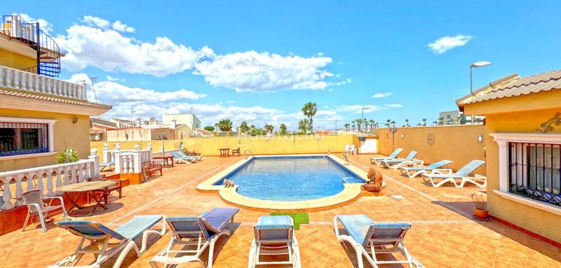 Foto 64f85b21-f742-41cb-b9a8-6fdfb575fc5d. Casa en Los Balcones-Los Altos Torrevieja
