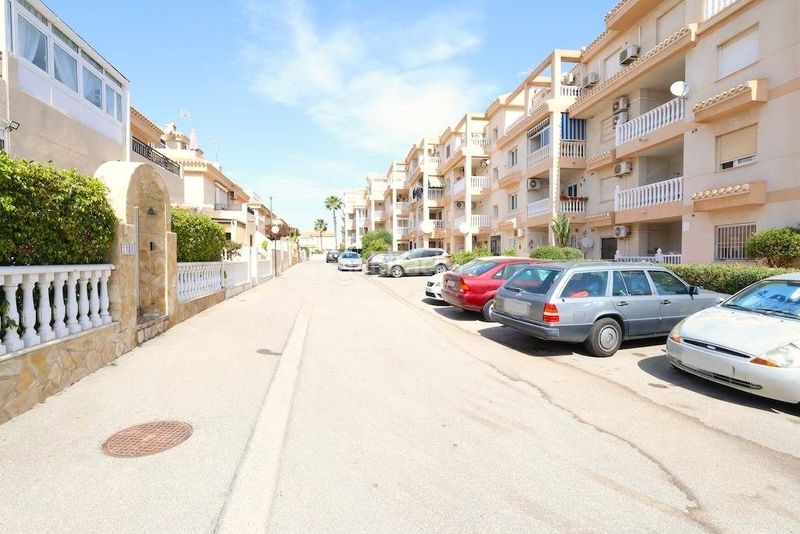 Foto 53ca2647-4d41-43f0-a7c2-1d281b19467c. Apartament amb piscina a Playa Flamenca Orihuela