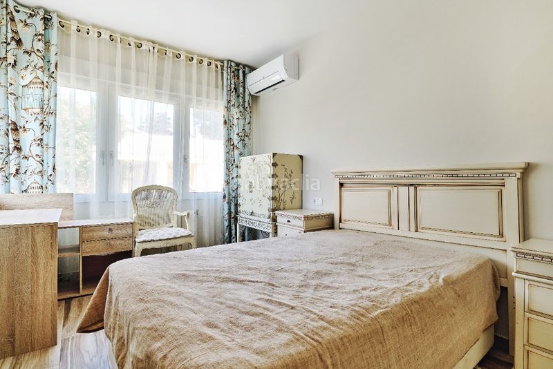 Foto 7477328f-4755-46e8-a846-938bdd165833. Casa amb xemeneia a Campoamor Orihuela