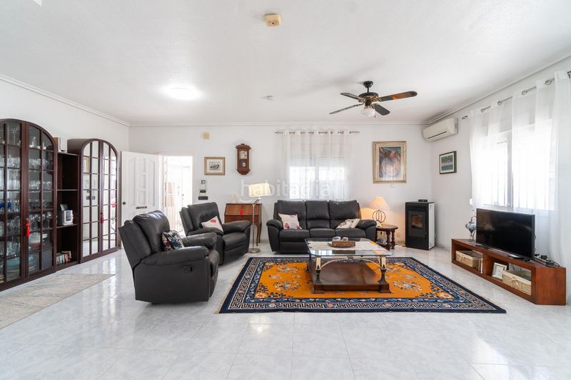 Foto 10143ee5-81dd-4726-957a-c8ed6d9fc302. Casa amb piscina a Playa Flamenca Orihuela