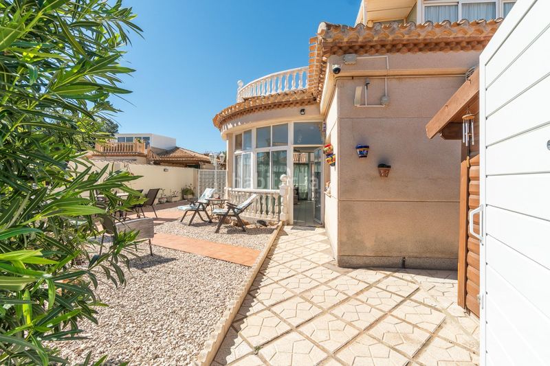 Foto bc8b1372-1524-4294-9a08-8e0b7cd7731b. Casa amb piscina a Playa Flamenca Orihuela