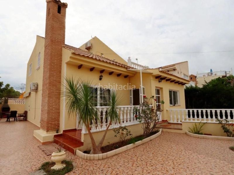 Foto 3af4e82b-9d03-4388-bce5-abd0ce690692. Casa a Playa Flamenca Orihuela