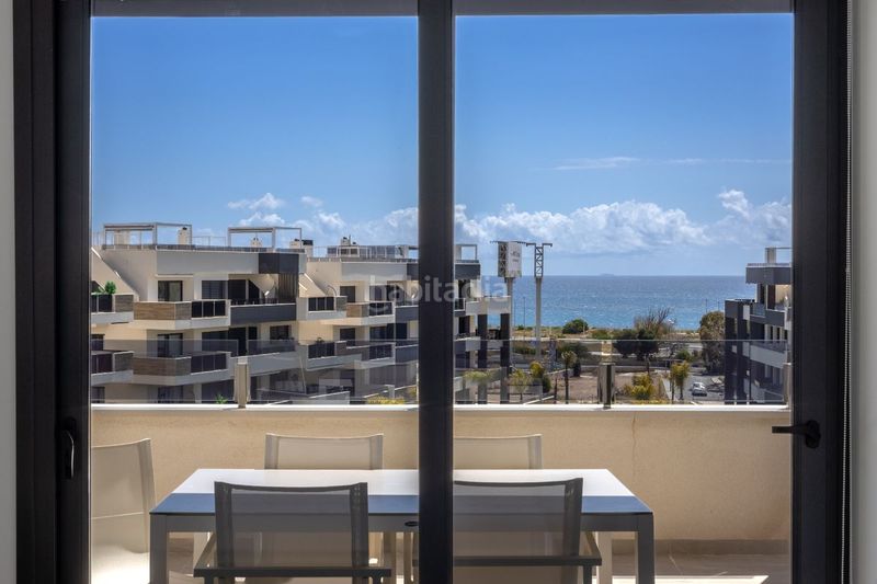 Foto 5ce57aa7-e821-4d05-b95a-42ded8ed9b6e. Àtic amb piscina a Playa Flamenca Orihuela
