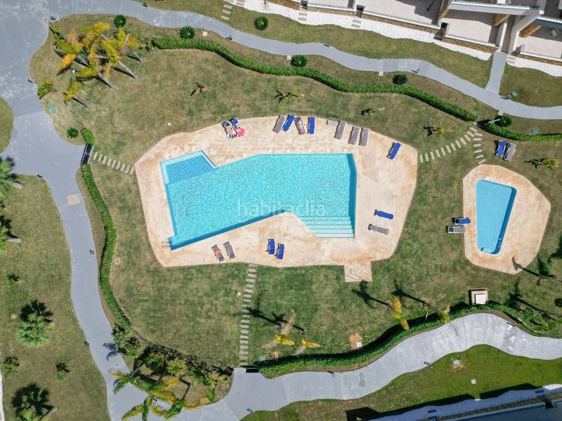 Foto b92e61c9-7e0b-45e9-b83e-ccdc33e598d1. Àtic amb piscina a Playa Flamenca Orihuela