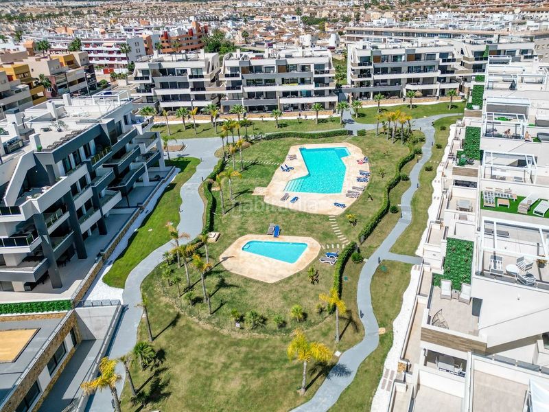 Foto d9c814da-43cf-4f61-ba4f-65d4793bce02. Àtic amb piscina a Playa Flamenca Orihuela