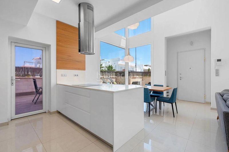 Foto f89e0764-72db-45c6-9bde-8a8cb022dfbf. Casa a Rojales