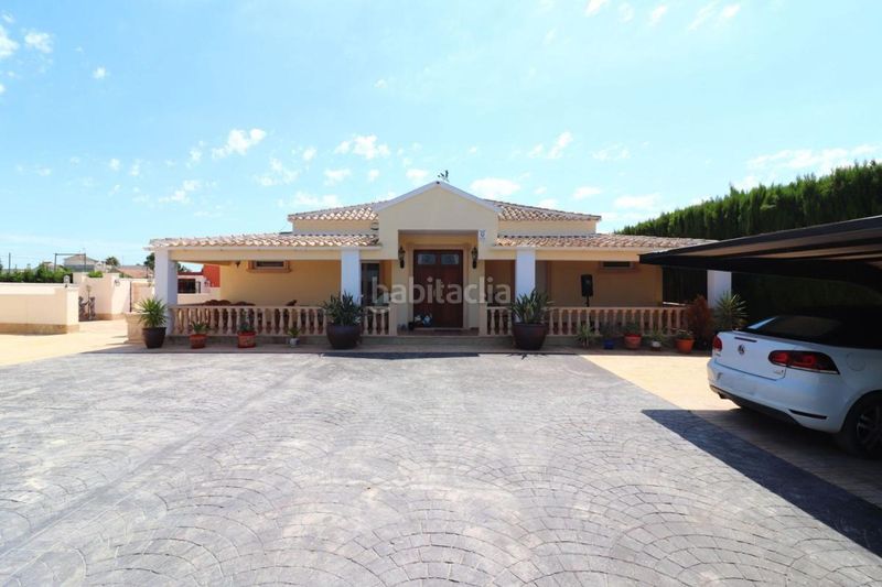 Foto e741a781-19b7-46dc-a63a-6aa2b12b6d74. Casa a Almoradí