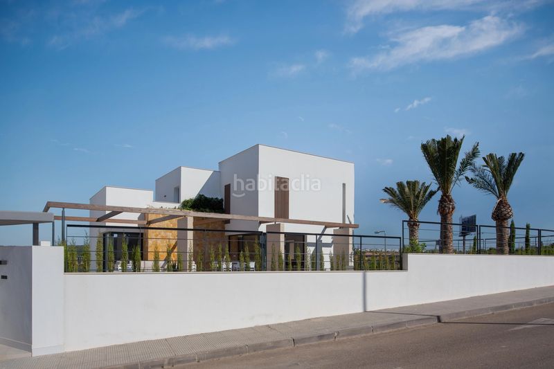 Foto f0abf1e6-4dec-45ea-837f-d85cb0aae39e. Casa amb xemeneia piscina a Campoamor Orihuela