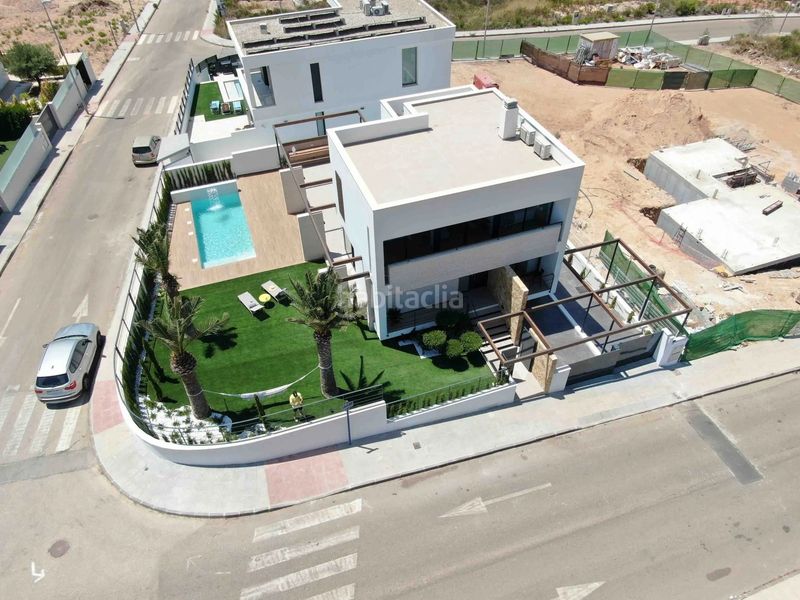 Foto 5ca12081-1188-49cd-9ea7-66615ef02e3a. Casa amb xemeneia piscina a Campoamor Orihuela