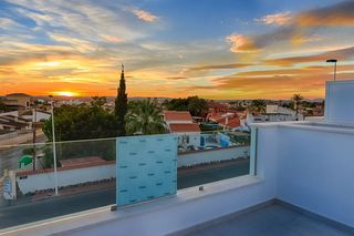 Casa a schiera in Pilar de la Horadada Ciudad