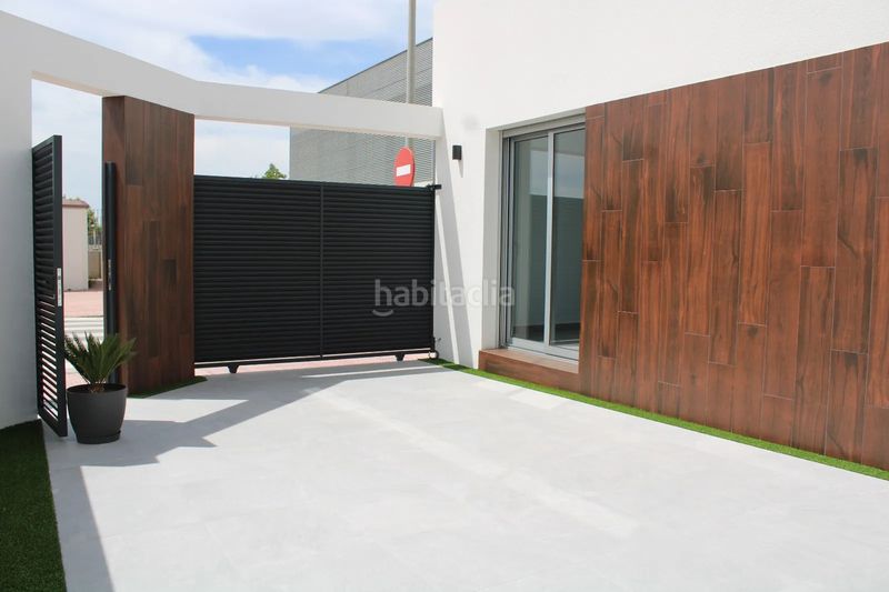 Foto ecf8bada-3fb2-447e-8449-f3cac0908202. Casa amb piscina a San Fulgencio