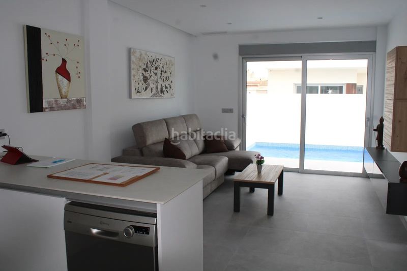 Foto fd83fc1b-33d5-4ee8-9f4c-6812d6eb05e8. Casa amb piscina a San Fulgencio