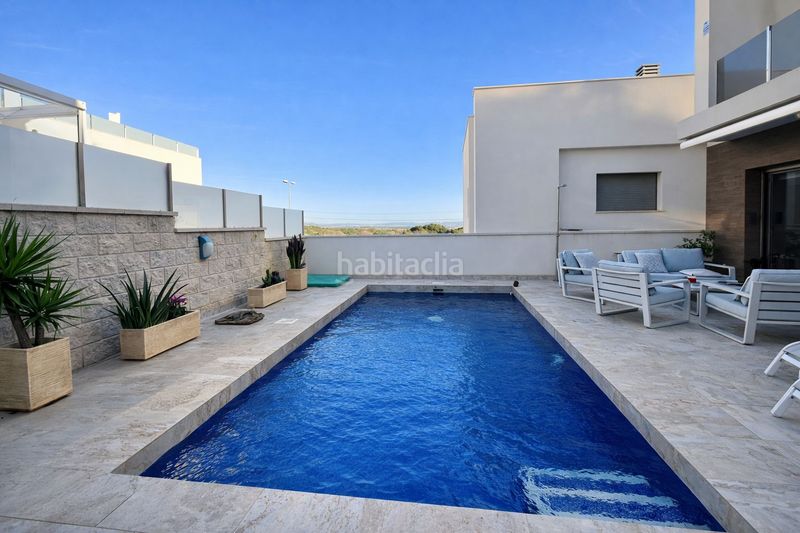 Foto 997b31db-7423-4aff-8b53-211febec92dc. Casa en Los Almendros Orihuela