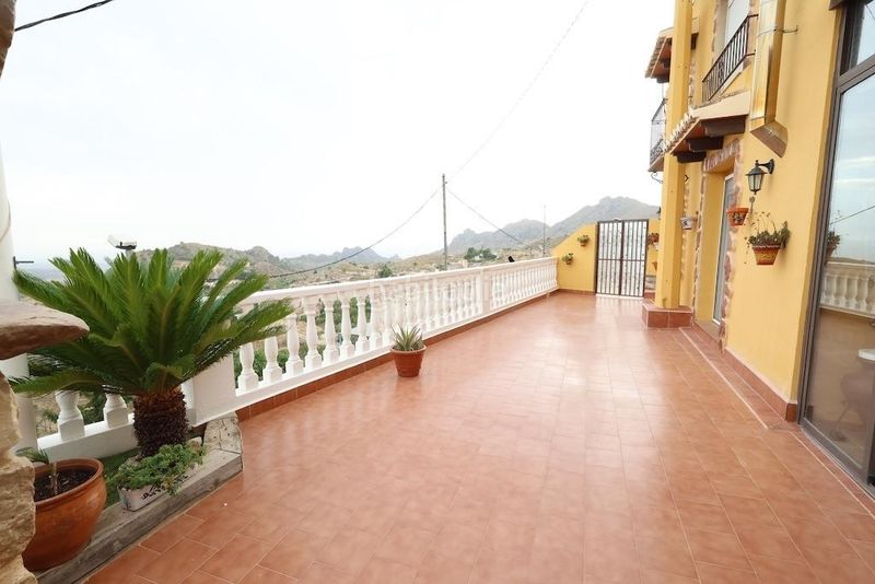 Foto 1485f68c-c7b5-423e-a78f-a00ac811a107. Casa amb piscina a Fortuna