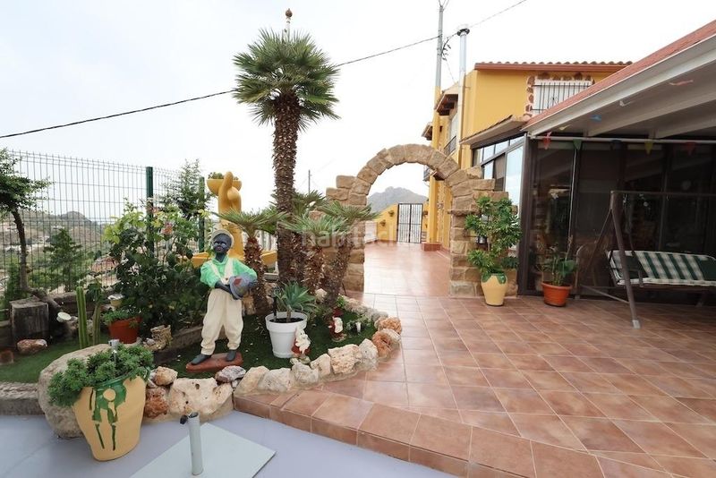 Foto 41e89669-f479-4f8a-a0ec-19b6cbd73a5a. Casa amb piscina a Fortuna