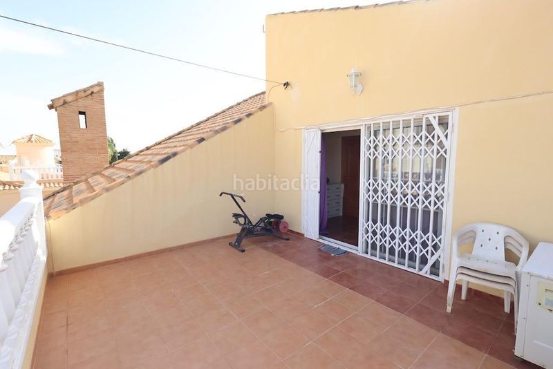 Foto bef616ee-cba1-4baa-89cb-bab21bfa8d3e. Casa amb piscina a Playa Flamenca Orihuela