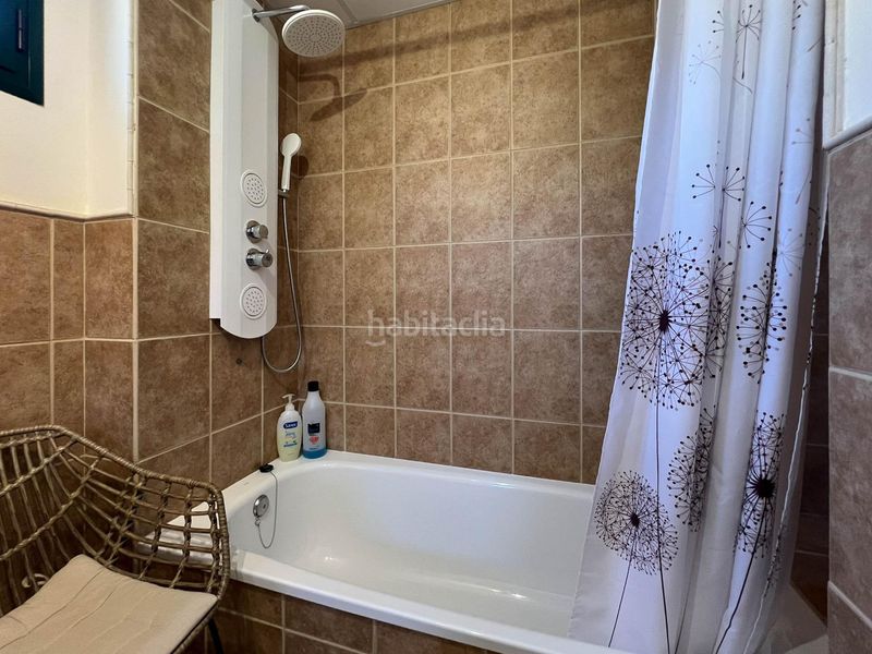 Foto a9b9edfa-a4b3-41c7-a29d-9a090cee6b59. Apartament amb piscina a Urbanizaciones Benidorm