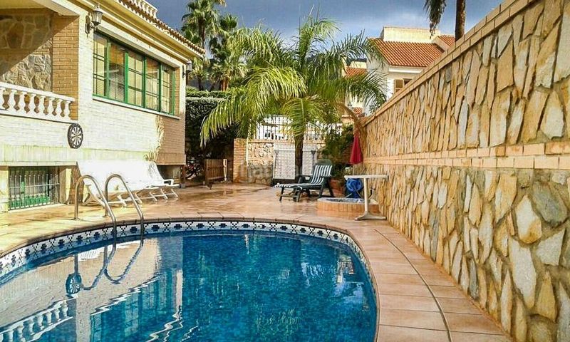 Foto 6d64276a-eb14-475b-a258-97d8043544e5. Casa amb piscina a Sierra Helada Benidorm