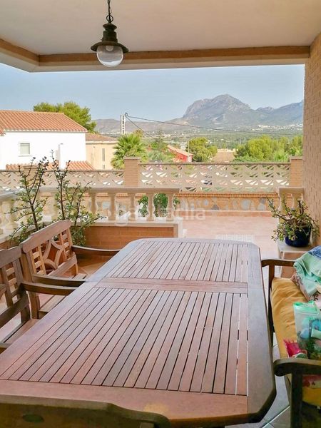 Foto 9e297816-88fc-4344-855a-a1d448e5fded. Casa amb piscina a Sierra Helada Benidorm