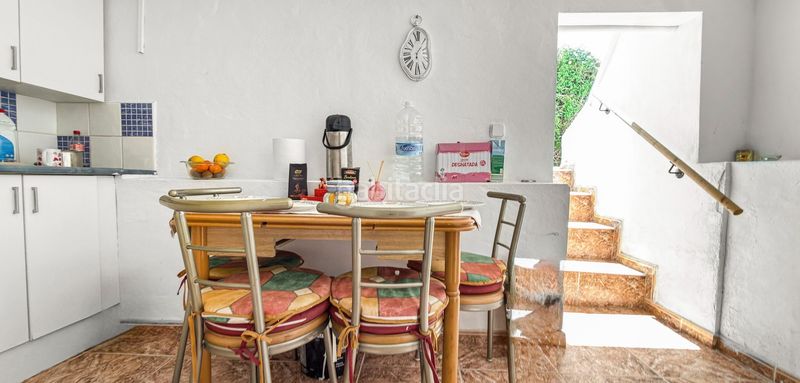 Foto a9b55804-73a7-40be-8ce5-d79d02e92a3a. Casa adossada amb piscina a Rojales