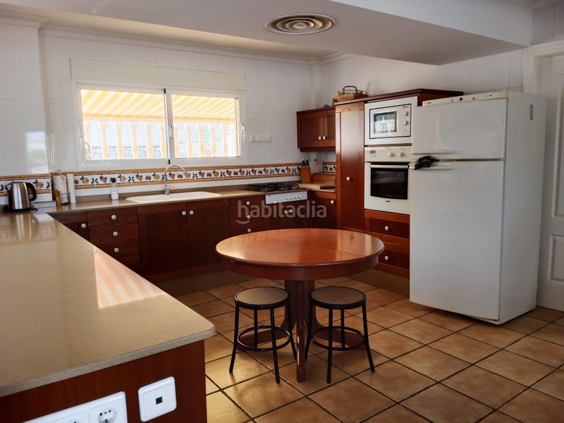 Foto 0142eab9-4fc7-4f91-a3e1-1c0d4ce30e6a. Casa amb piscina a Sierra Helada Benidorm